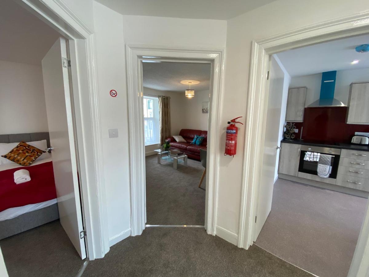 Octagon 3 *