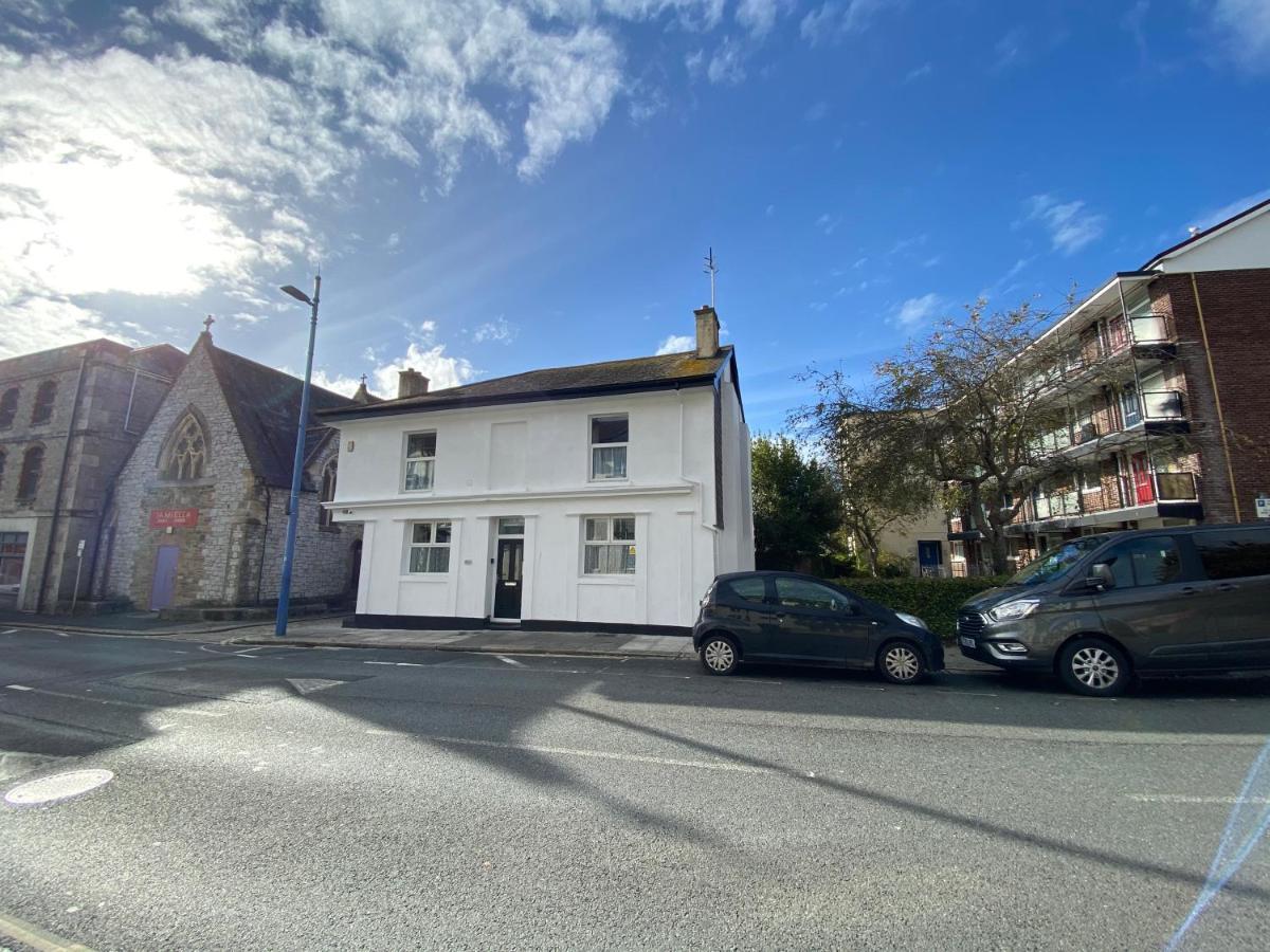 Octagon 3 Plymouth